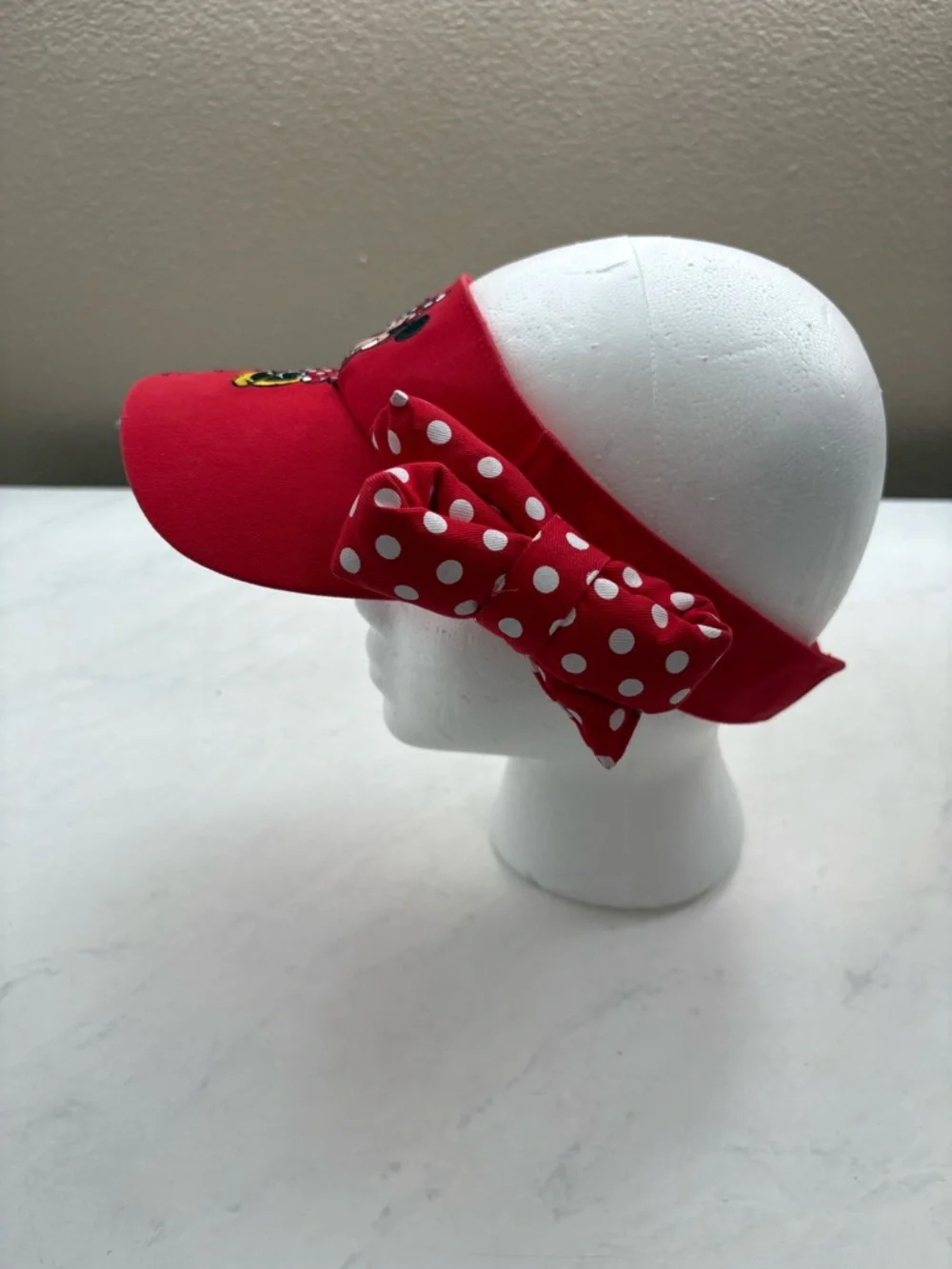 NEW Disneyland Resort Kids Red Minnie Mouse Embroidered Visor Hat Travel Fun